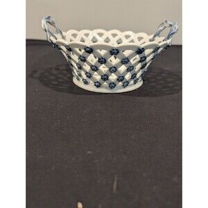 Meissen Blue Onion Reticulated Handled Basket – Crossed Swords, c.1765–1774